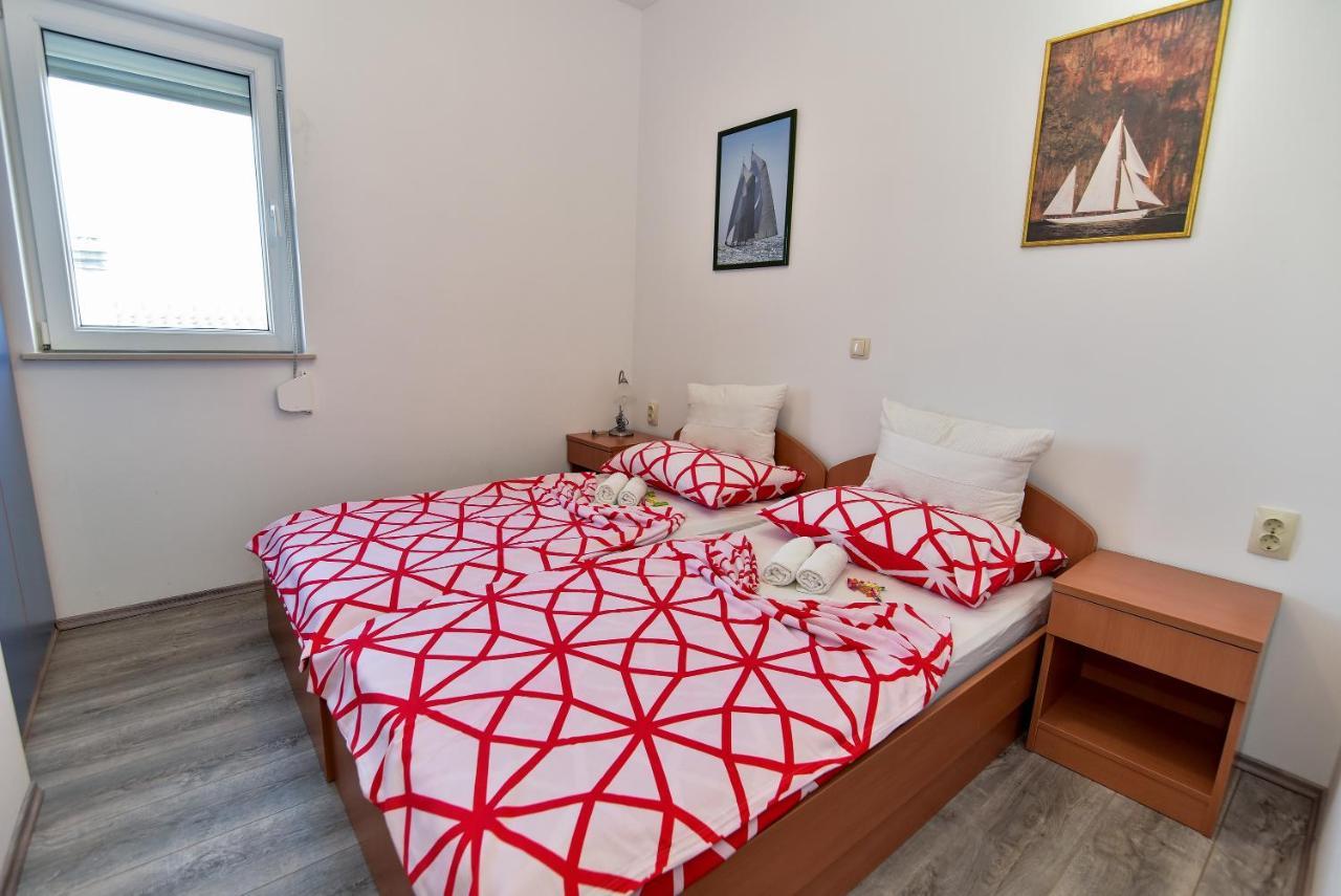 Apartmani Luna Вир Экстерьер фото